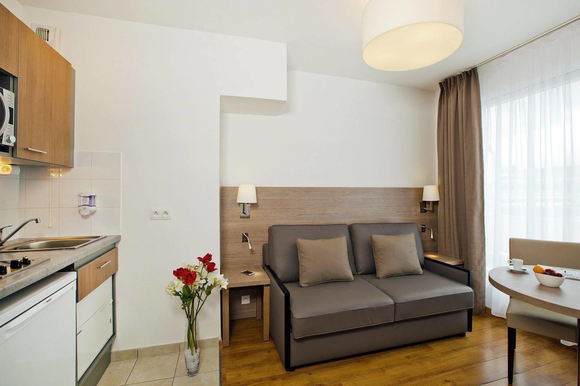 เรอซิดฮอม บัวส์ โกลองเบอะ มองโซ โอแตล Aparthotel บัวส์ โกลงบ์ ภายนอก รูปภาพ